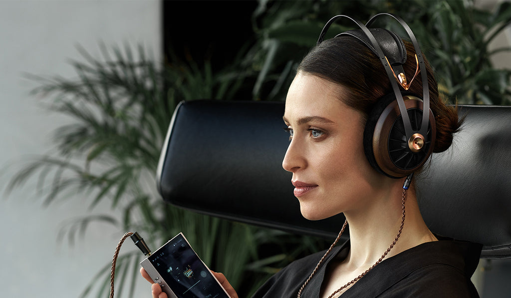 Meze Audio 109 pro lifestyle